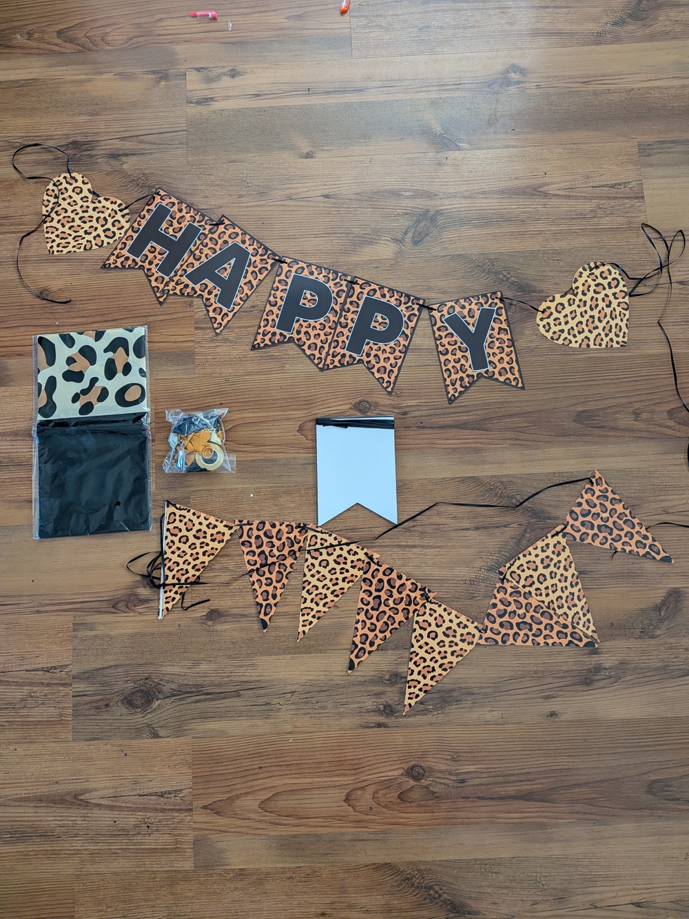 Brand New Leopard Print Birthday Party Decor Kit